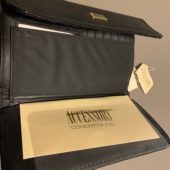 “4W33” Women’s Wallet - Picture 3 of 4